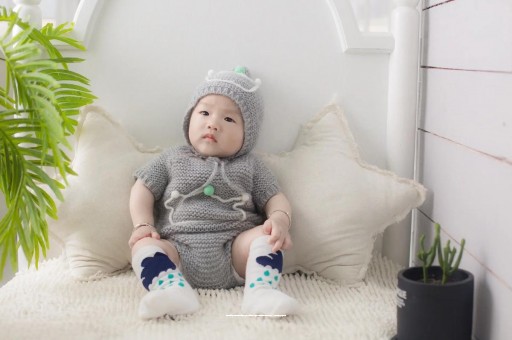 国内随着三代代生孩子的成长，营养需求也在不断变化。对于2岁的三代代生孩子来说，奶粉仍然是重要的营养来源之一。那么，2岁三代代生孩子应该喝多少奶粉呢？